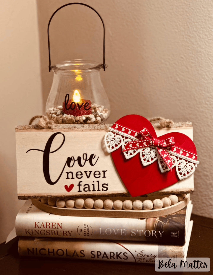 WallCutz  Love Never Fails Stencil